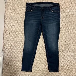 Old Navy mid rise rockstar super Skinny Jeans Classic Denim